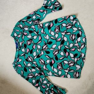 Apt. 9 Bell Sleeve Blouse Green/Black/Pink Floral - Size Medium